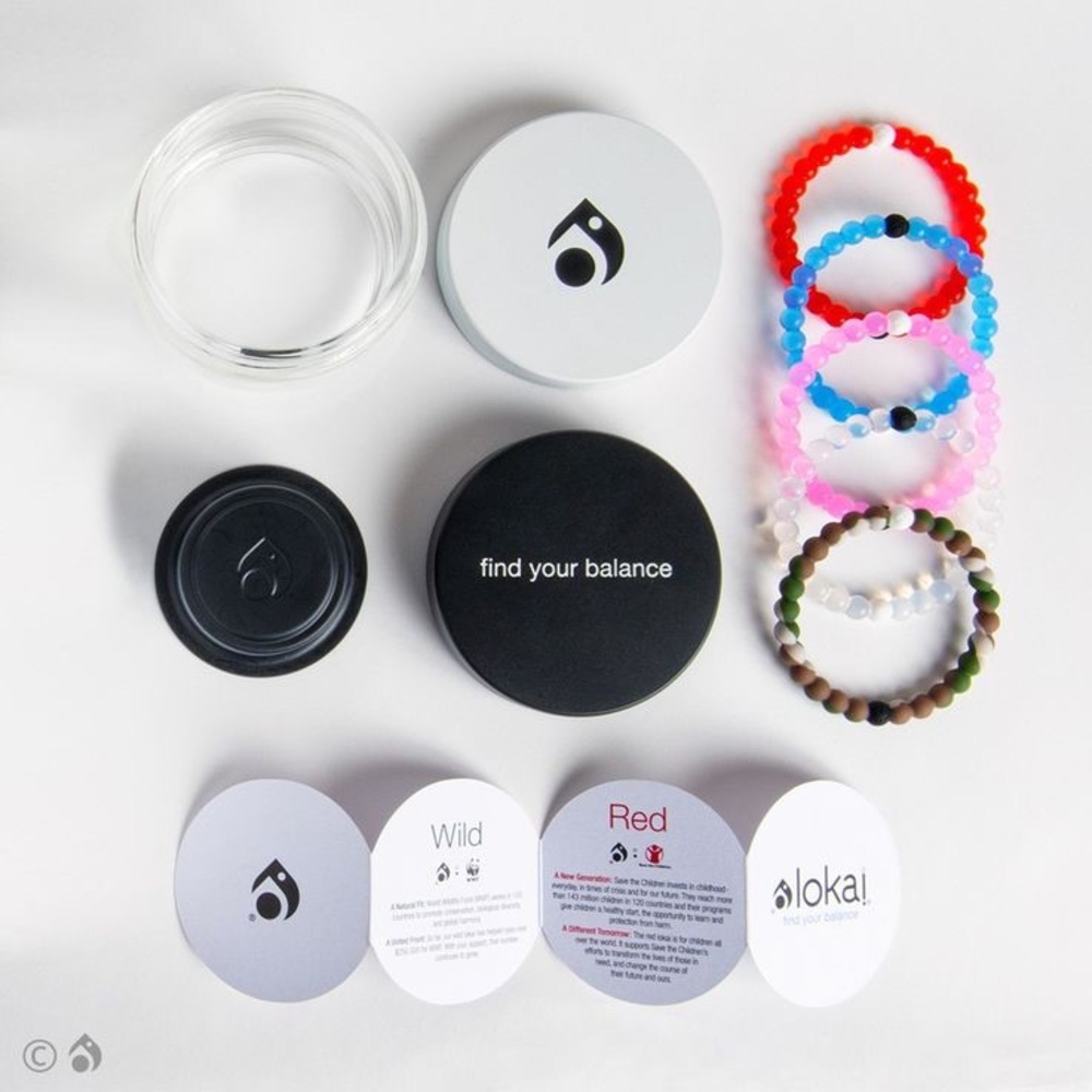 BRAND NEW EXCLUSIVE LOKAI BRACELT SET AND DISPLAY